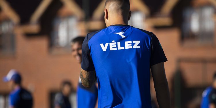 Los 28 jugadores que lleva Velez a Uruguay para enfrentar a Colón