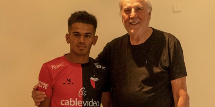Colón hizo oficial la llegada de Gonzalo Silva