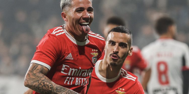 Enzo Fernández marcó un gol en su regreso a Benfica