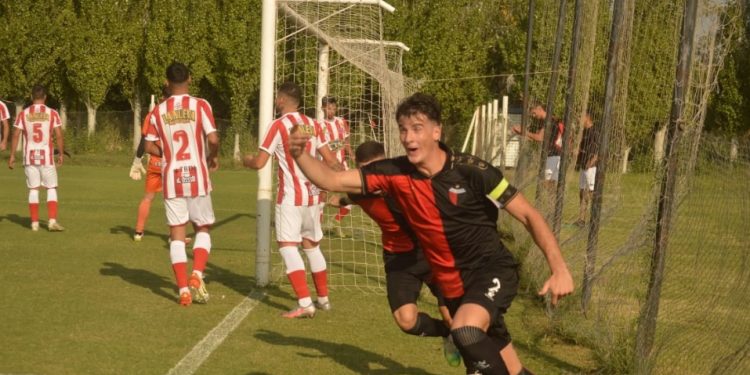Colón deja libre al capitán de la reserva: buscan torcer la decisión