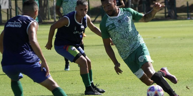 Banfield también se prepara y espera el debut ante Unión