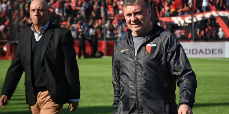 Chupete Marini renovó su contrato con Colón