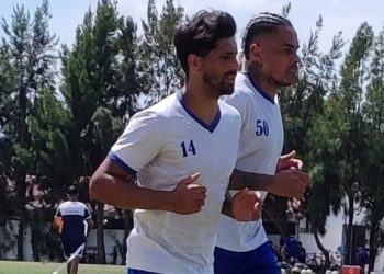 A la espera de la resolución de su futuro, Jonatan Alvez comenzó a entrenar con un equipo