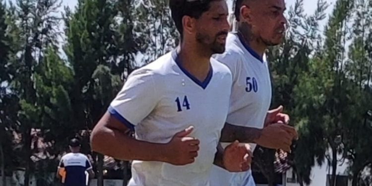 A la espera de la resolución de su futuro, Jonatan Alvez comenzó a entrenar con un equipo