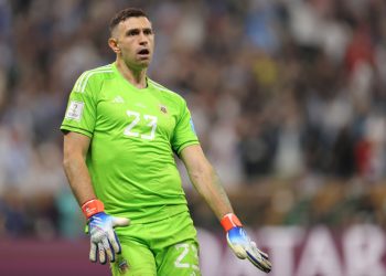 FIFA analiza cambiar las reglas en los penales tras las polémicas que surgieron por Emiliano Martínez