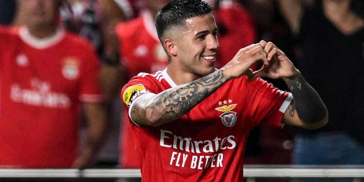 Enzo Fernández será nuevo jugador del Chelsea en una venta récord