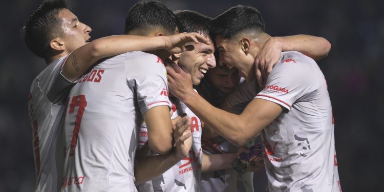 Mientras Unión busca goles en el mercado, podría marcharse un delantero?