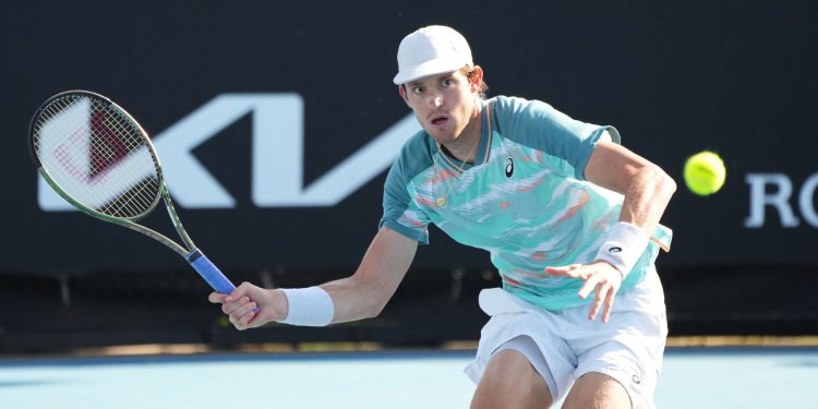 Un joven tenista chio hizo historia en el Abierto de Australia