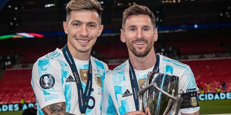 Lisandro Martínez se refirió al futuro de Lionel Messi en la Selección