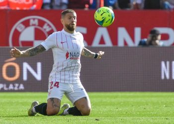Sevilla confirmó la lesión del Papu Gómez