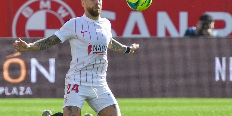 Sevilla confirmó la lesión del Papu Gómez