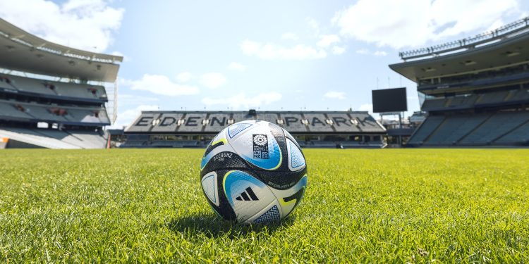 Se presentó la pelota que se utilizará en el Mundial de Fútbol Femenino