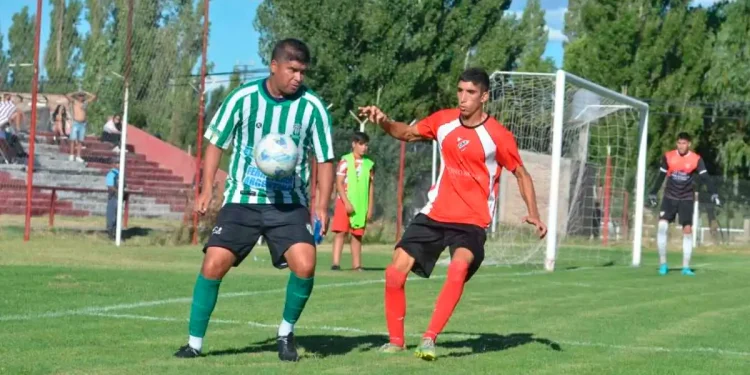 A los 40, Tito Ramírez sigue alimentando sus sueños de goles importantes