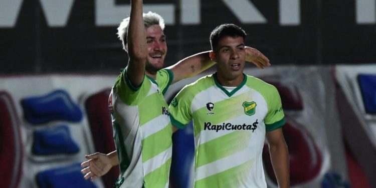 Colón saca ventaja en la carrera por incorporar a Tomás Galván