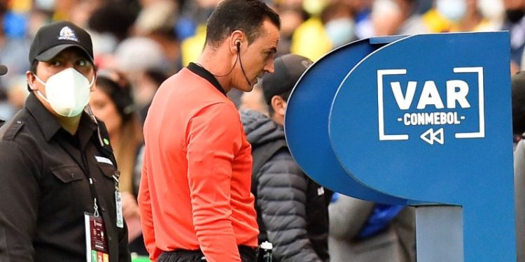 El VAR tendrá una nueva regla y se estrenará en el Mundial de Clubes