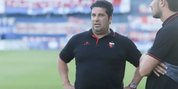 Marcelo Saralegui dejó de ser el entrenador de Colón