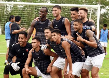 Con la vuelta de Wanchope, Colón tiene los concentrados para enfrentar a Sarmiento