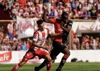 Perlaza: «Estoy muy contento, más por hacer un gol en un clásico»