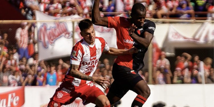Perlaza: «Estoy muy contento, más por hacer un gol en un clásico»