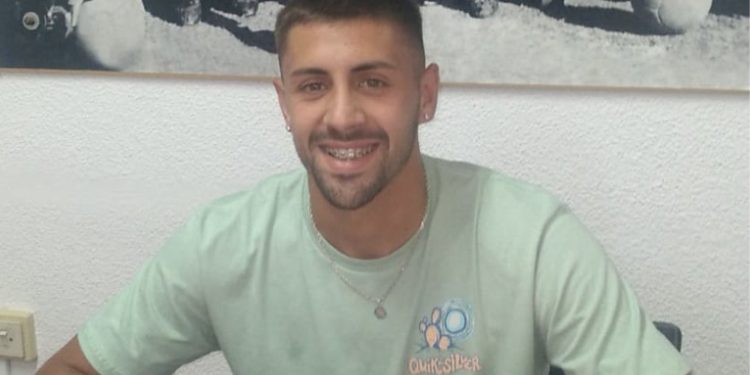 Laborié firmó su primer contrato con Colón y jugará a préstamo en Deportivo Madryn