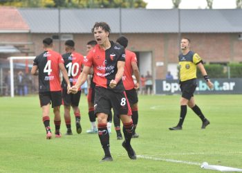 Aaron Martínez tras el triunfo en Reserva: «Salimos a defender esta camiseta, que es lo que más queremos»