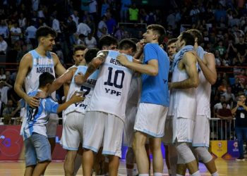 Argentina venció a Canadá y quedó a un paso del Mundial de básquet