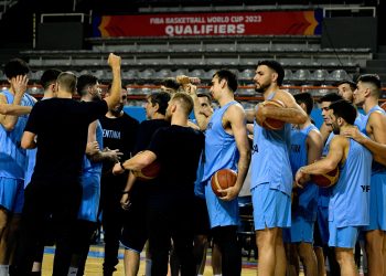 Argentina se enfrenta a Canadá en busca de la clasificación al Mundial de Básquet