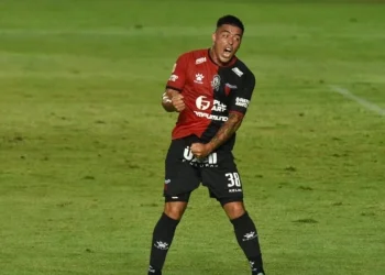 Desde el miércoles, Brian Fernández se suma al primer equipo de Colón