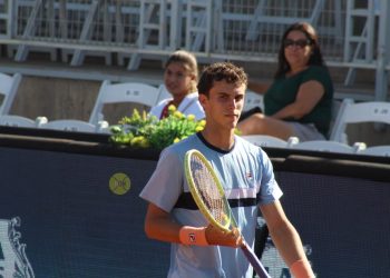Cerúndolo le ganó a Cachín el duelo de argentinos y avanzó en el Chile Open