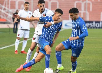 Saralegui haría cirugía mayor en el mediocampo de Colón para recibir a Sarmiento