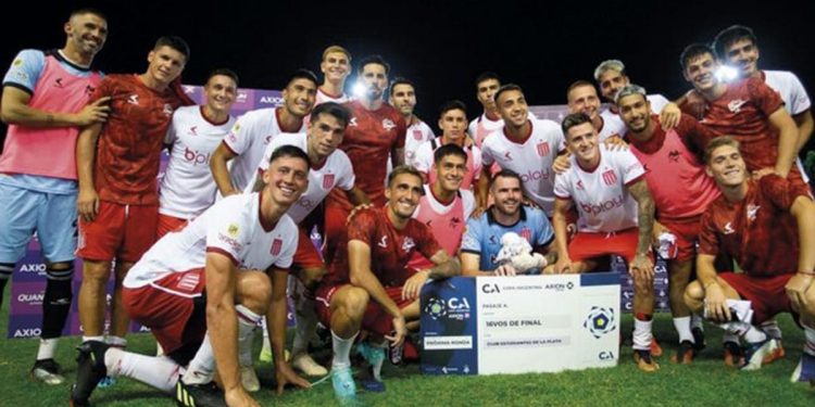 Estudiantes marcó diferencias y avanzó en la Copa Argentina