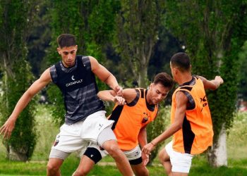 El once que ensayó Pipo Gorosito en su primer entrenamiento en Colón