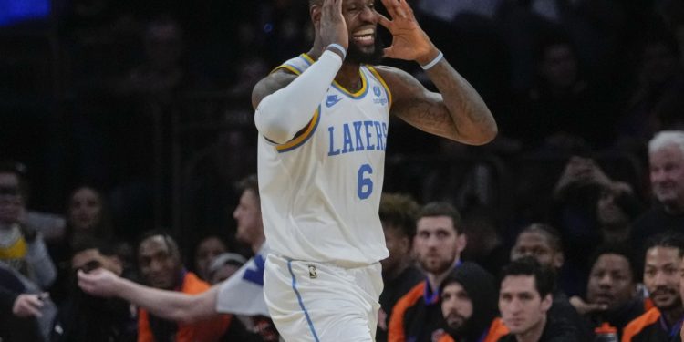 LeBron esta a 89 puntos de superar la marca de Kareem Abdul Jabbar en la NBA