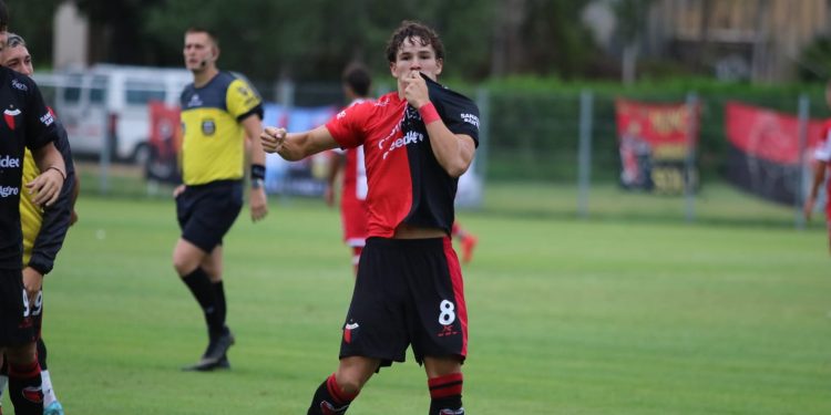 Mirá el gol de Colón para ganar el clásico en Reserva
