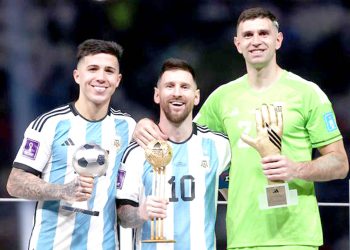 Tres argentinos son candidatos a integrar el «11 ideal» de FIFPRO