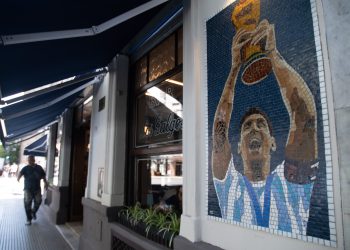 Messi tiene un nuevo y novedoso mural alzando la Copa del Mundo