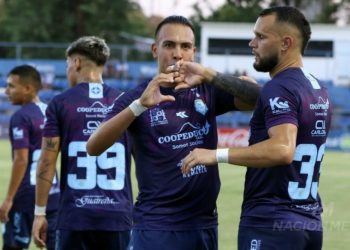 En Colón no jugó y Otazú se llevó sus goles a Paraguay