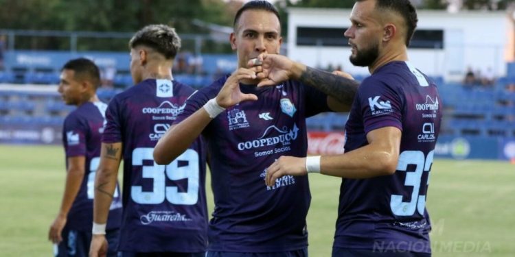 En Colón no jugó y Otazú se llevó sus goles a Paraguay