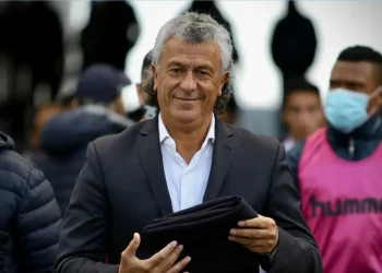 Negociaciones avanzadas entre Colón y Gorosito: podría dirigir ante Huracán