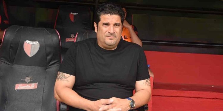 Colón: Le pidieron que se vaya, pero no se va… ¿y entonces?