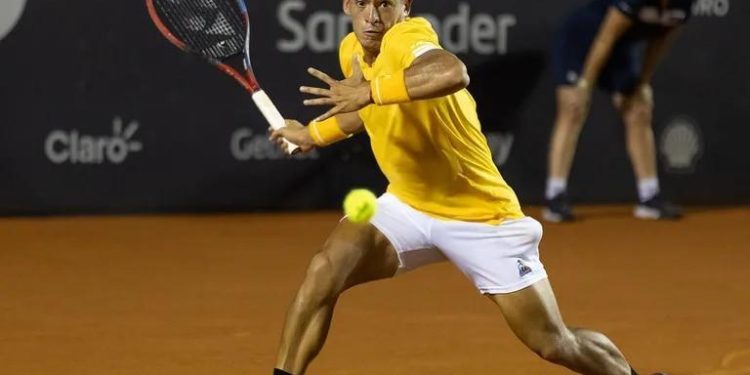 Báez ganó en su debut y va por el pase a los cuartos de final en el ATP de Rio de Janeiro