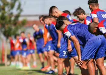 Unión negocia contrarreloj la llegada de refuerzos: ¿Se va alguien?