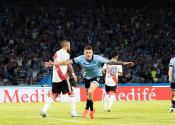 Con dos goles de Vegetti, ex Colón, Belgrano sorprendió a River