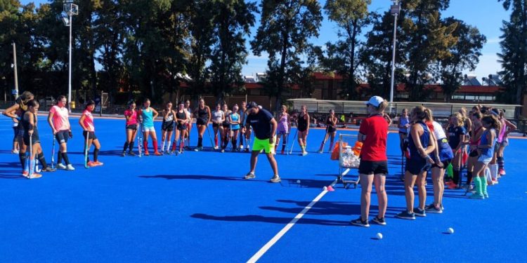 El preseleccionado Sub-14 de la ASH puso manos a la obra