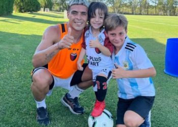 Videos: en el día libre de Colón, Brian Fernández entrenó en soledad