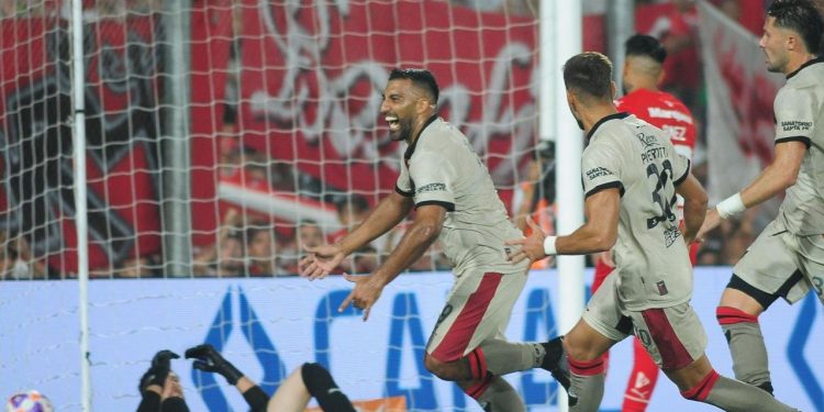 Se rieron de Wanchope por su peso… y Ábila se los empató