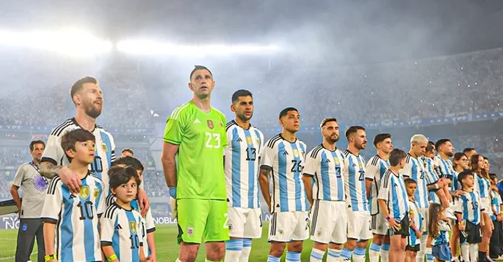 Argentina venció a Panamá y Messi hizo historia en el Monumental