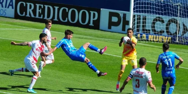 Moyano y Corvalán, a Ezeiza con Messi