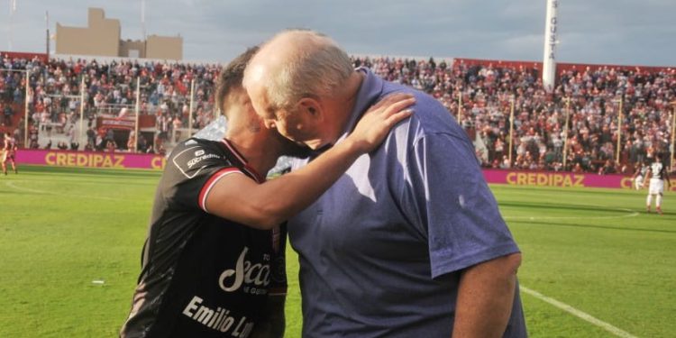 Violento asalto a la familia de un ex jugador de Unión en Rincón