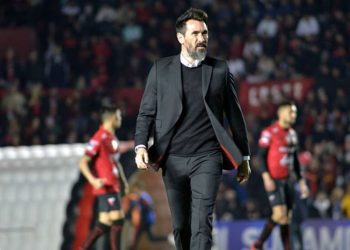 Si se va Balbo, Estudiantes podría buscar a Eduardo Domínguez